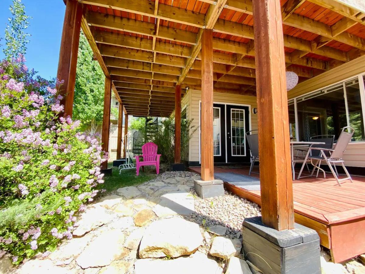 Private, Spacious, & Bright Home YYC Esterno foto