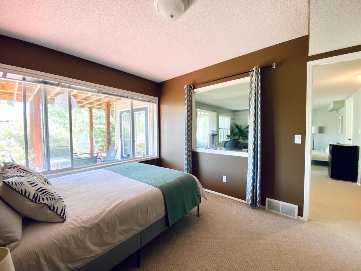 Private, Spacious, & Bright Home YYC Esterno foto